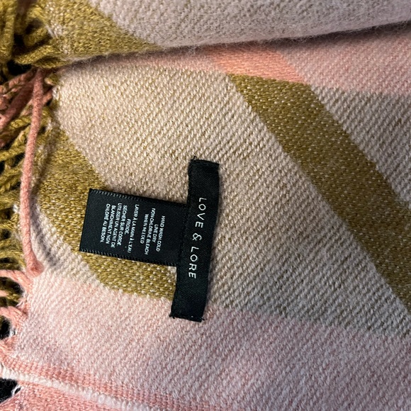 Love and Lore scarf 8/10 - Picture 2 of 3